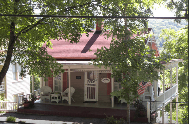 Victorian cottage Airbnb in Eureka Springs, Arkansas